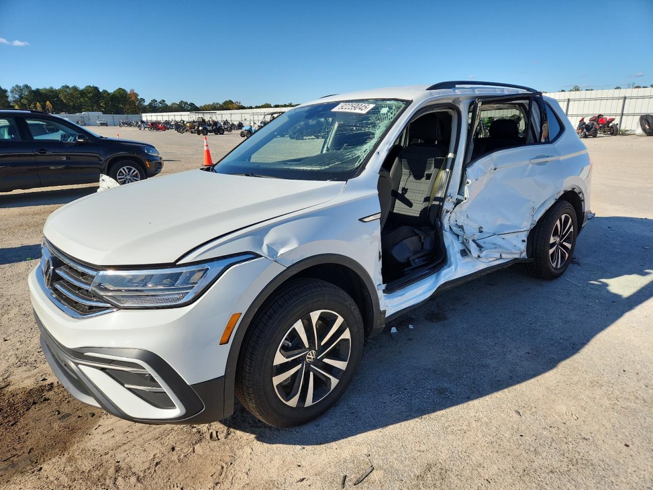Salvage Volkswagen Tiguan Image