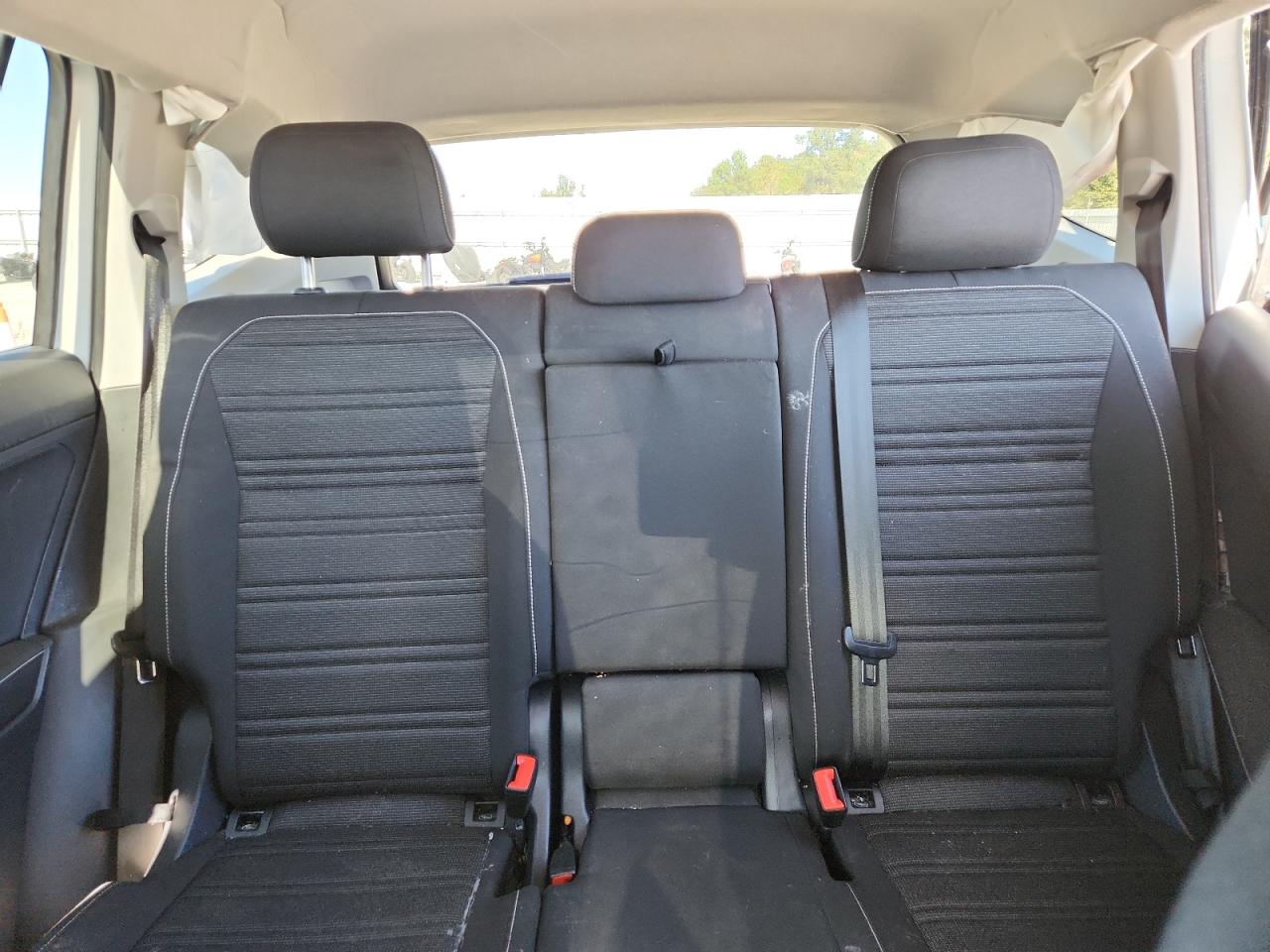 Volkswagen Tiguan S