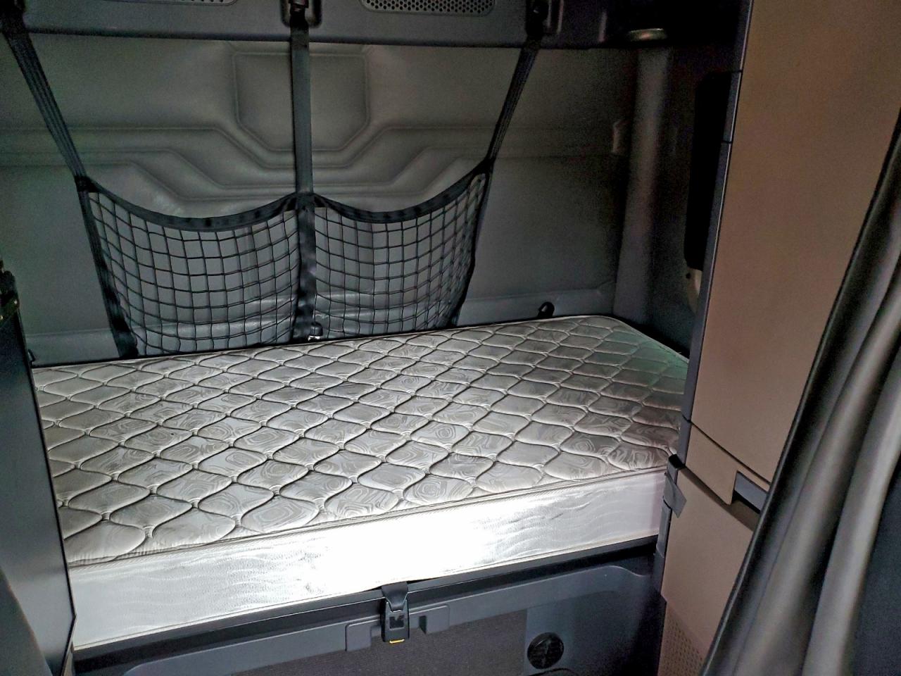 Freightliner Cascadia 125