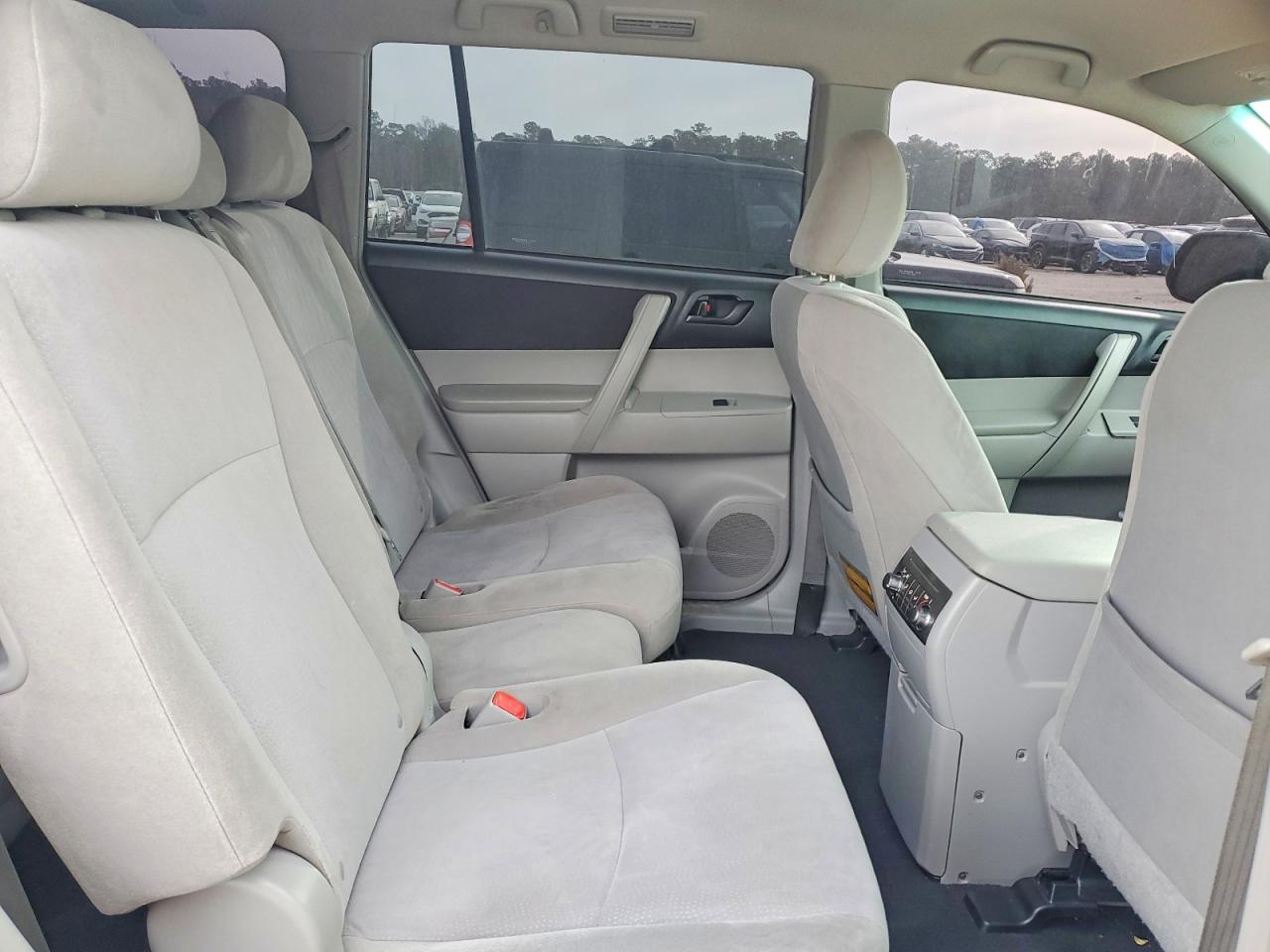 Toyota Highlander Base