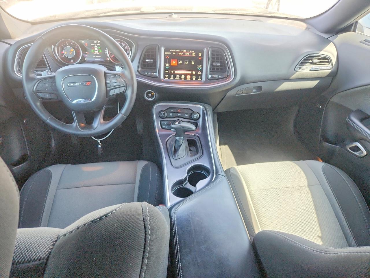Dodge Challenger Sxt