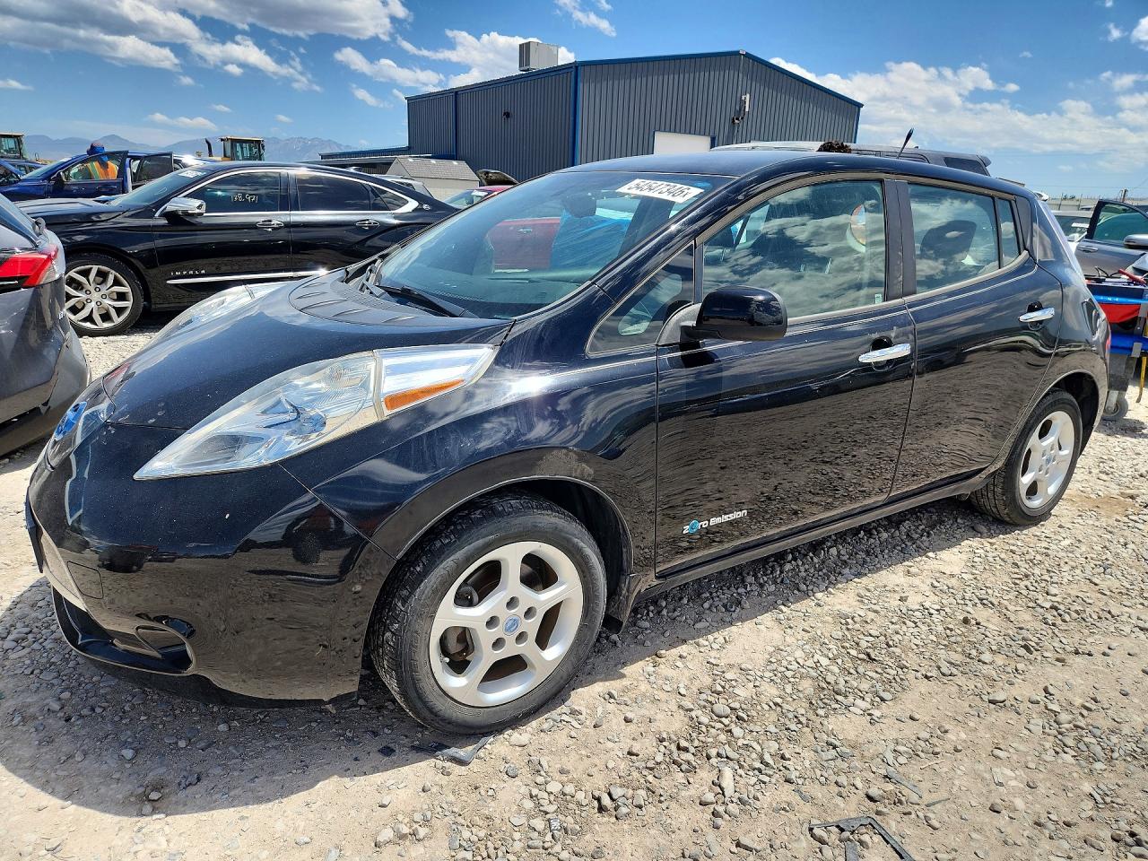 Salvage Nissan LEAF Image
