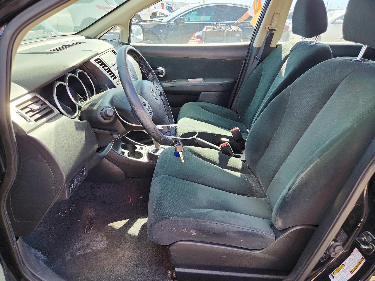Nissan Versa 1.8 S
