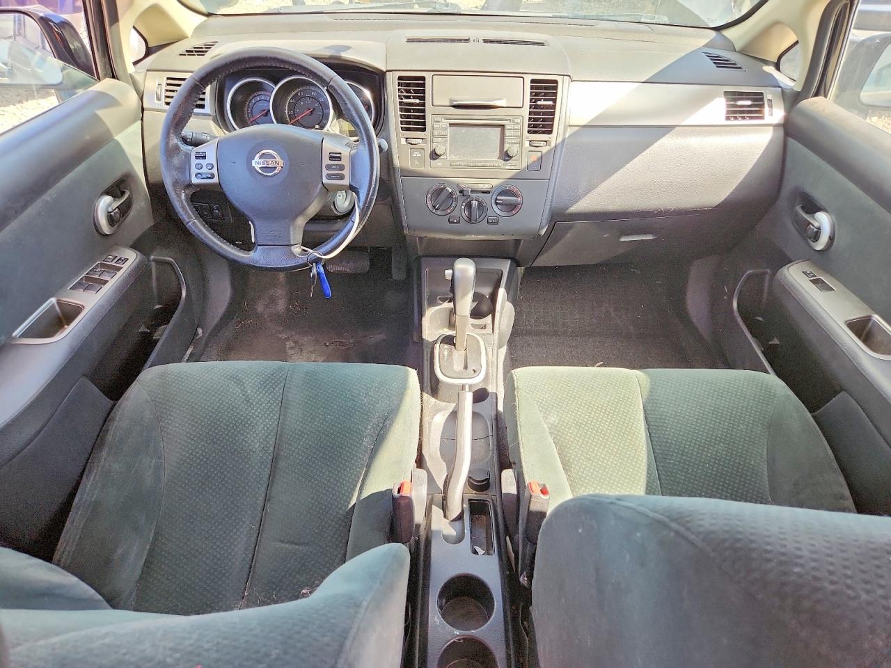 Nissan Versa 1.8 S