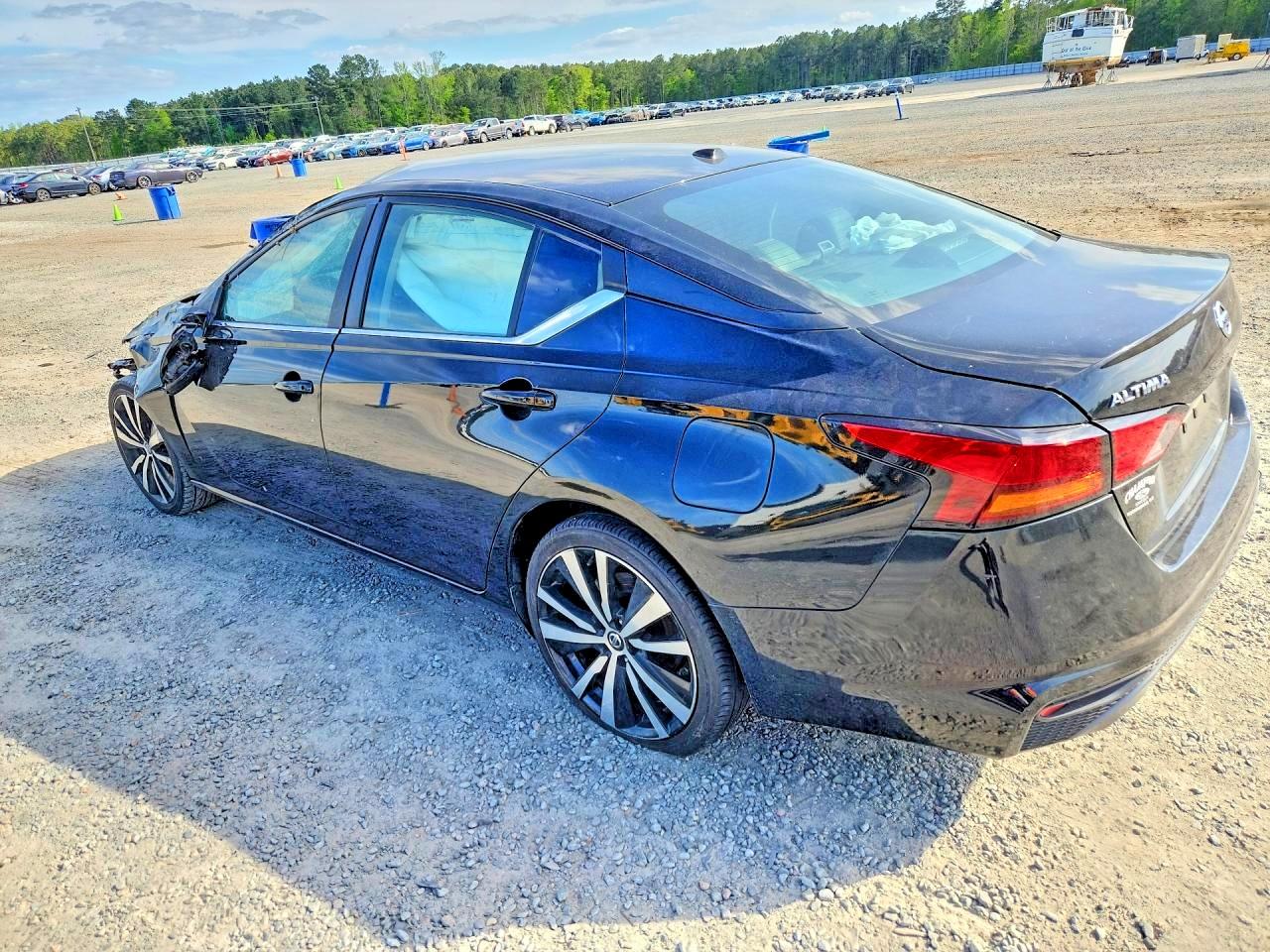 Nissan Altima Sr