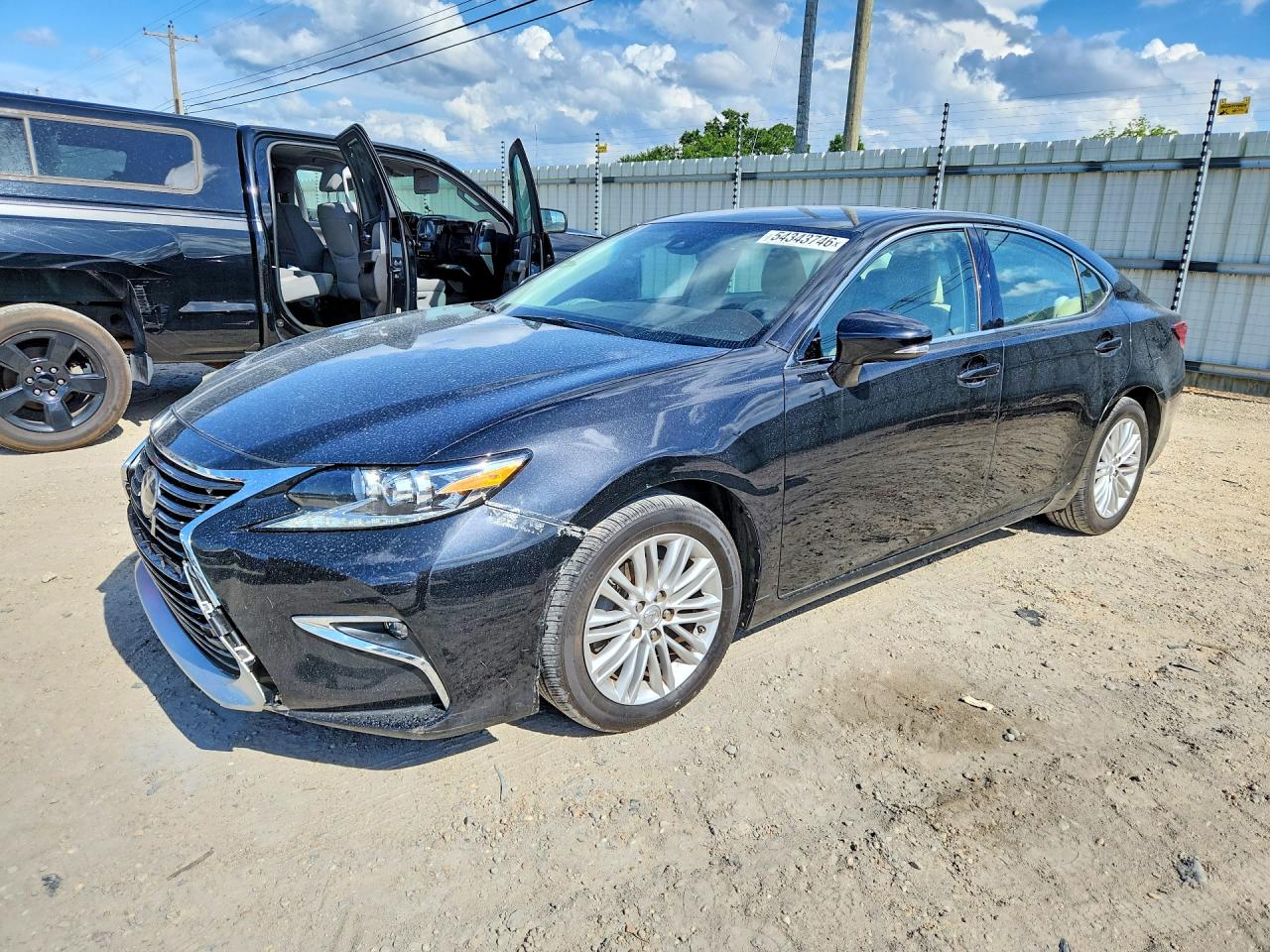 Salvage Lexus Es Image