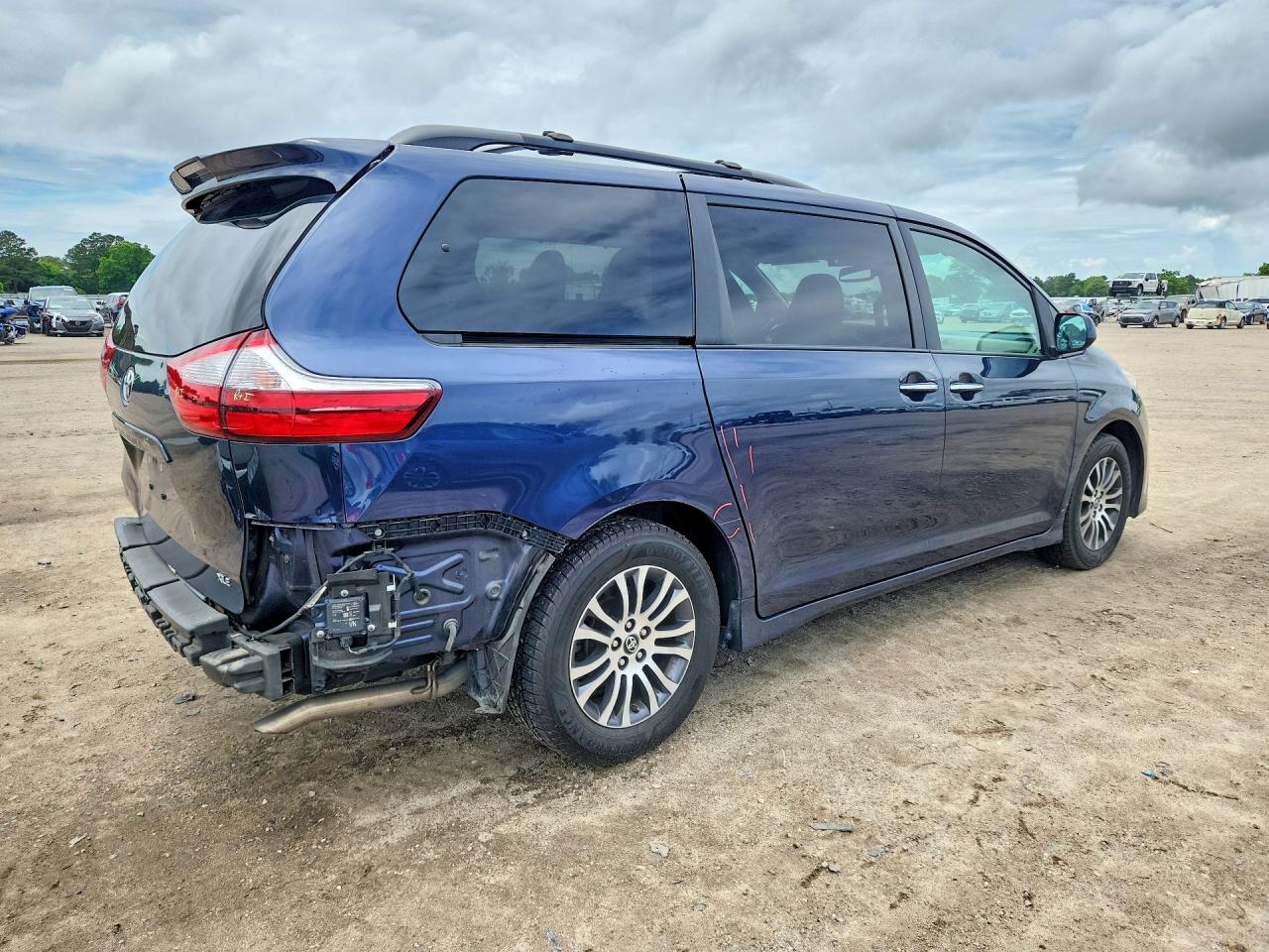 Toyota Sienna Xle Premium 8-passenger