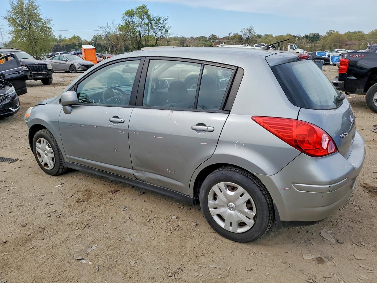Nissan Versa 1.8 S