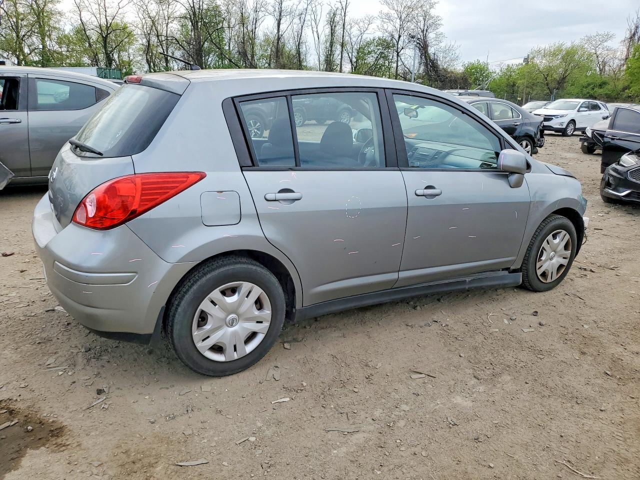 Nissan Versa 1.8 S