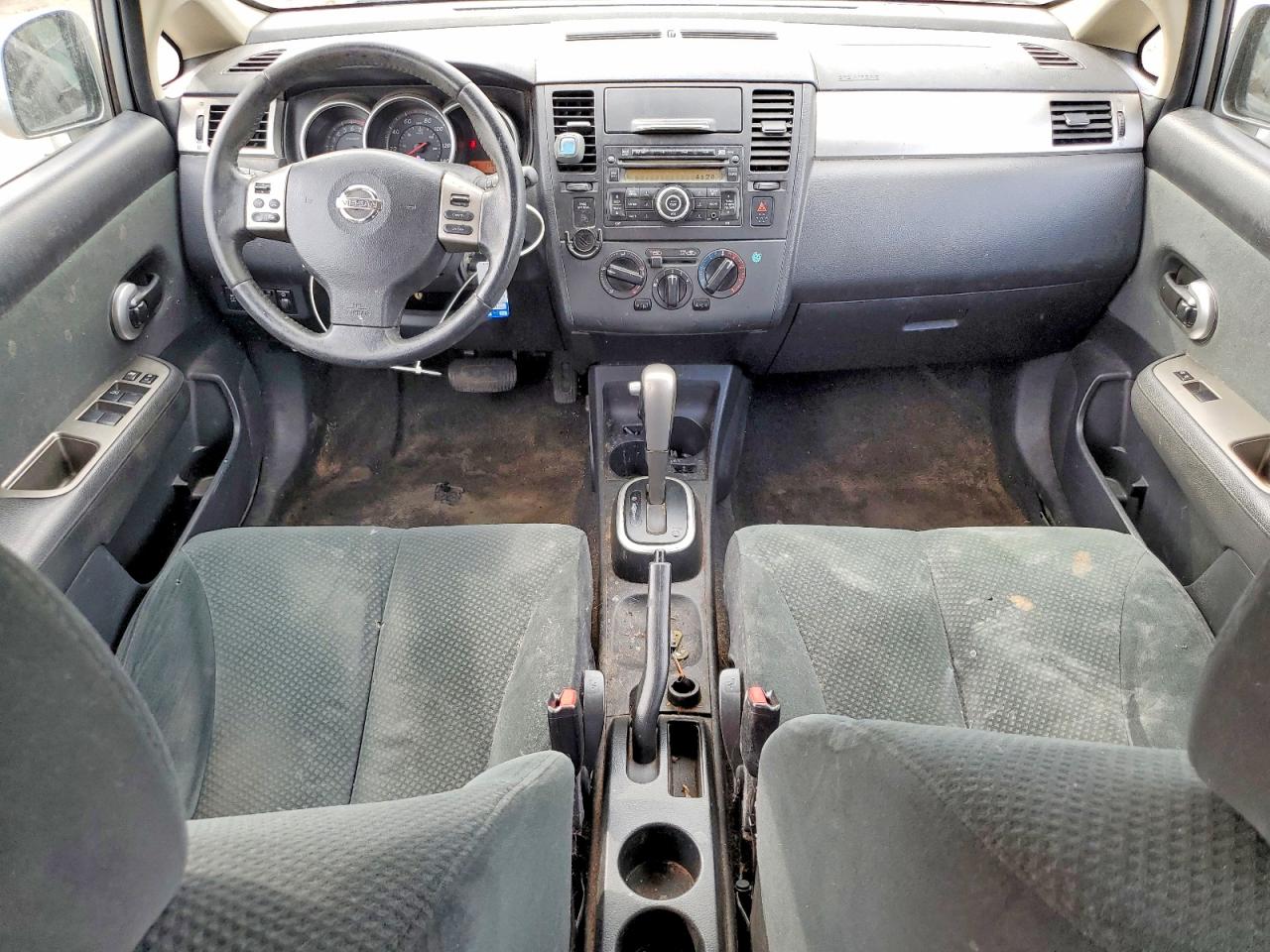 Nissan Versa 1.8 S