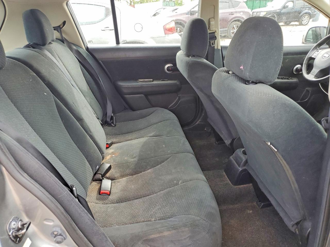 Nissan Versa 1.8 S