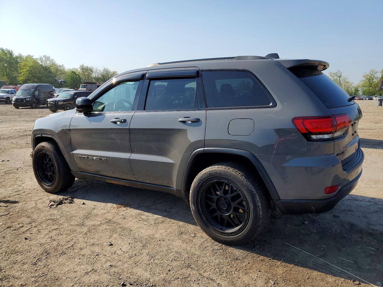 Jeep Grand Cherokee Laredo