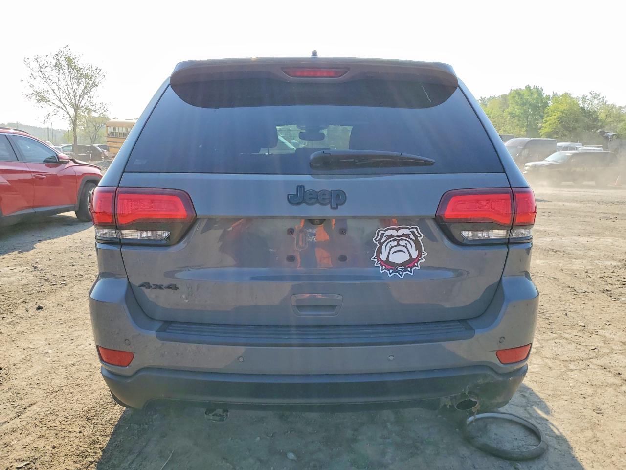 Jeep Grand Cherokee Laredo