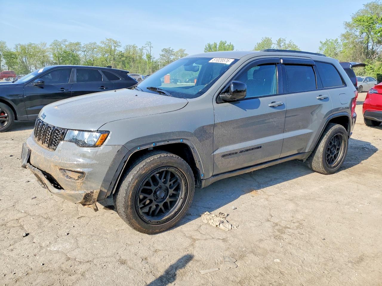 Salvage Jeep Grand Cherokee Image
