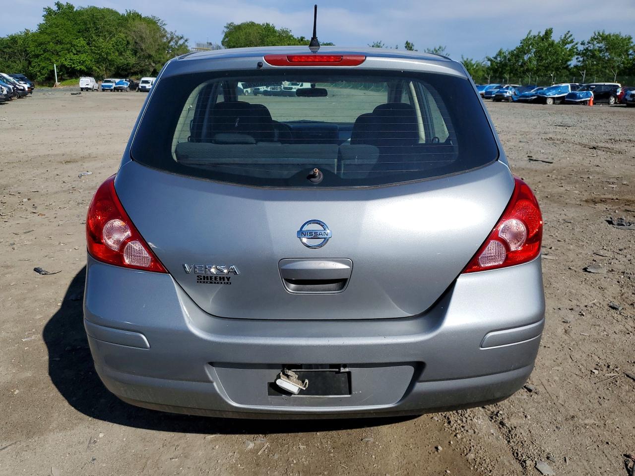 Nissan Versa 1.8 S