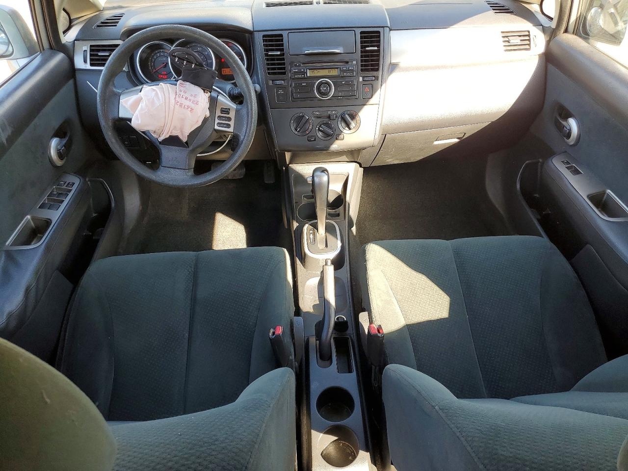 Nissan Versa 1.8 S