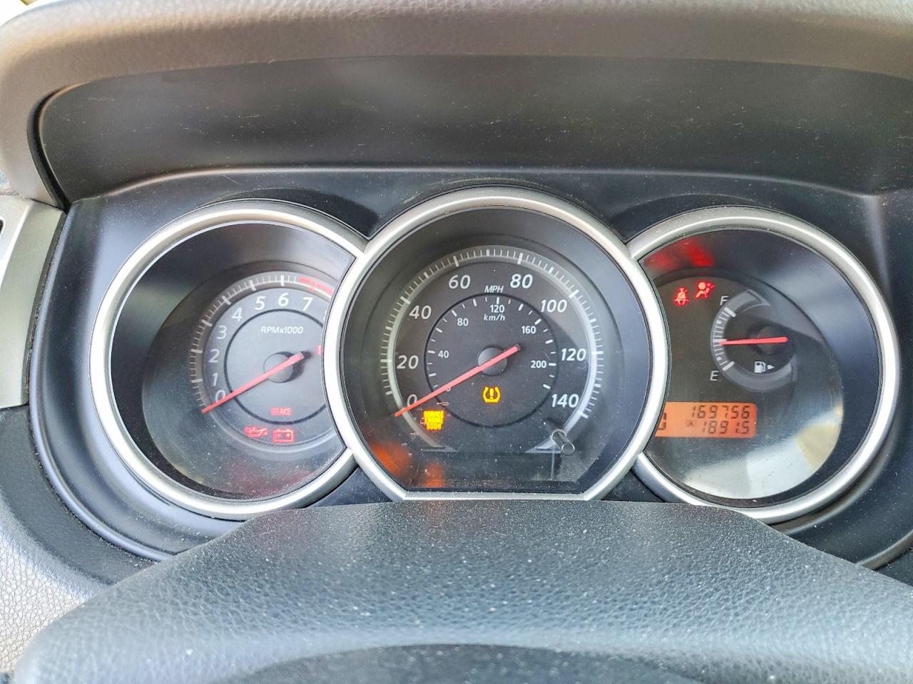 Nissan Versa 1.8 S