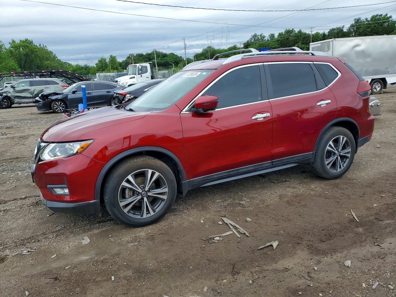 Salvage Nissan Rogue Image