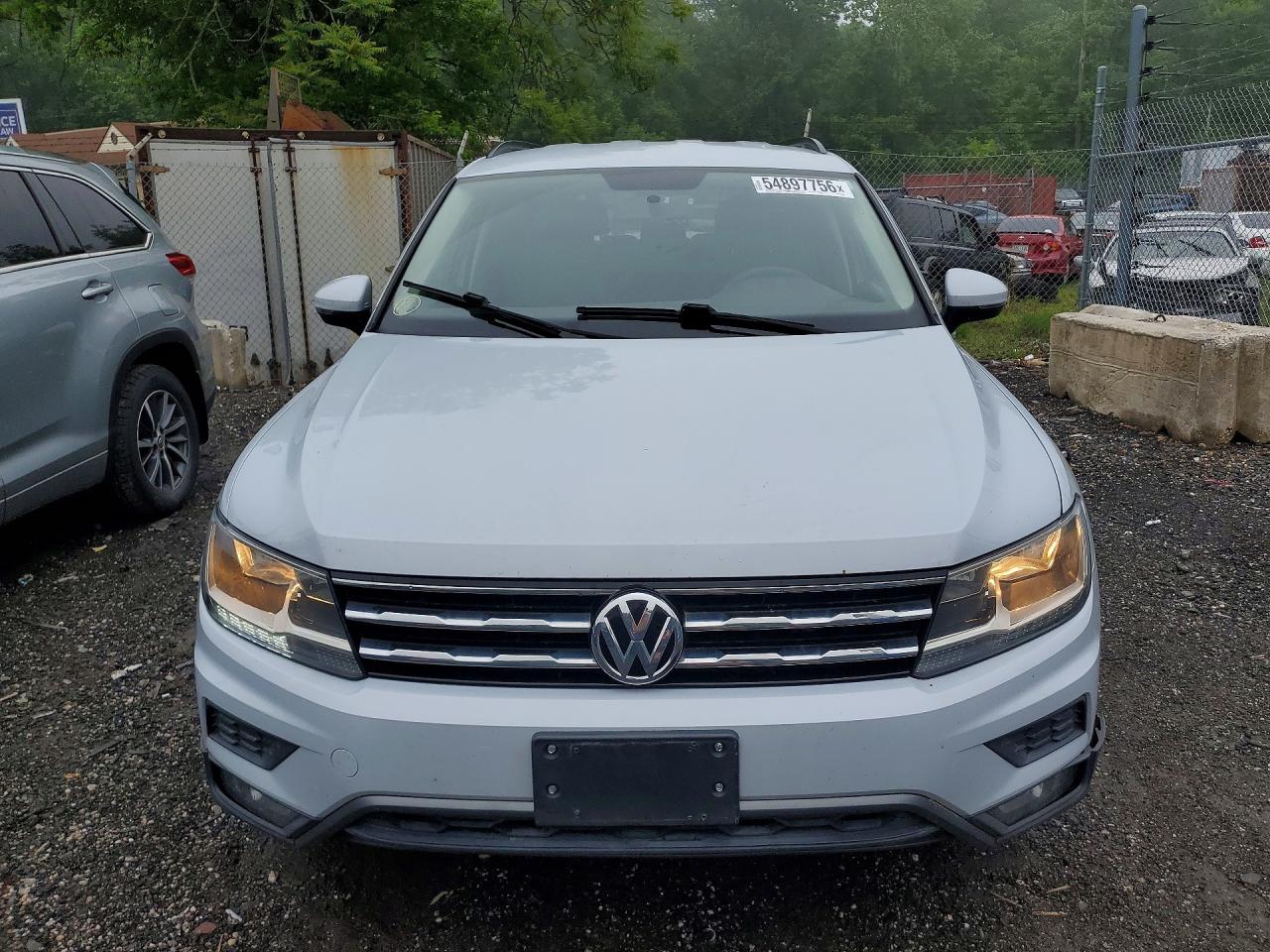 Volkswagen Tiguan S