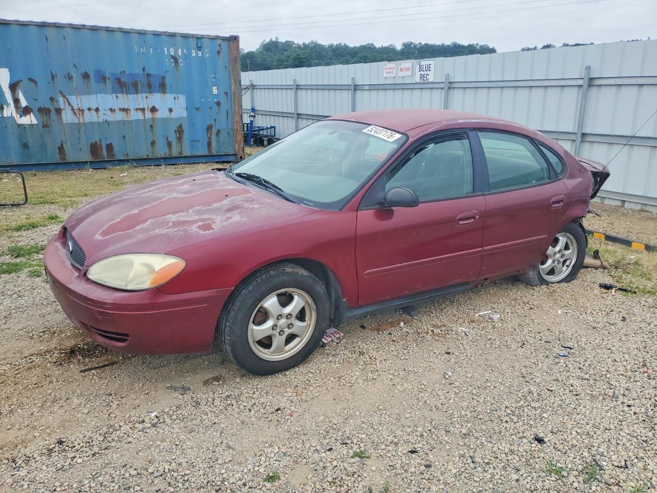 Salvage Ford Taurus Image