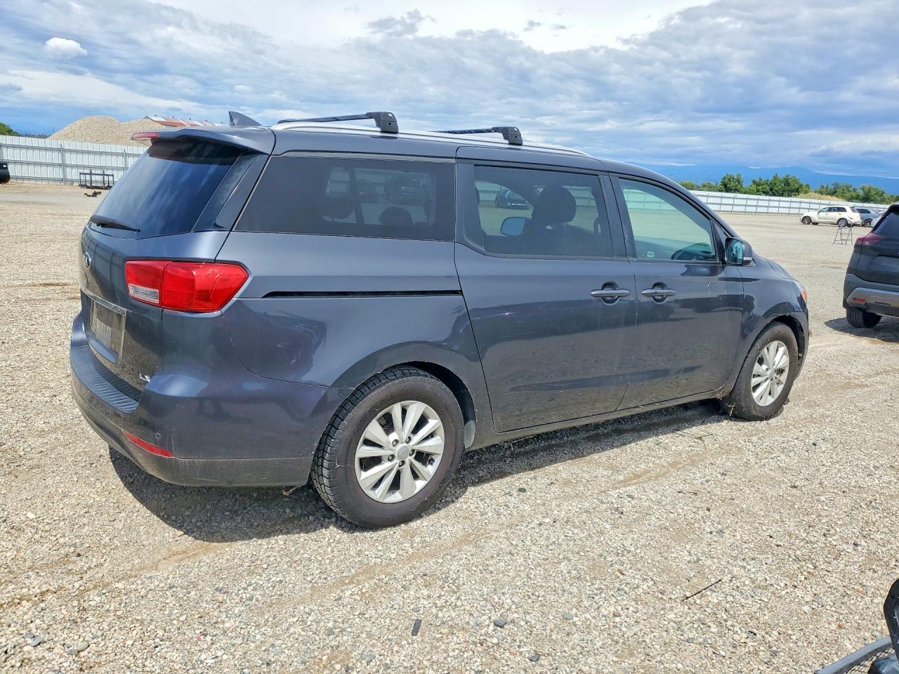 Kia Sedona Lx