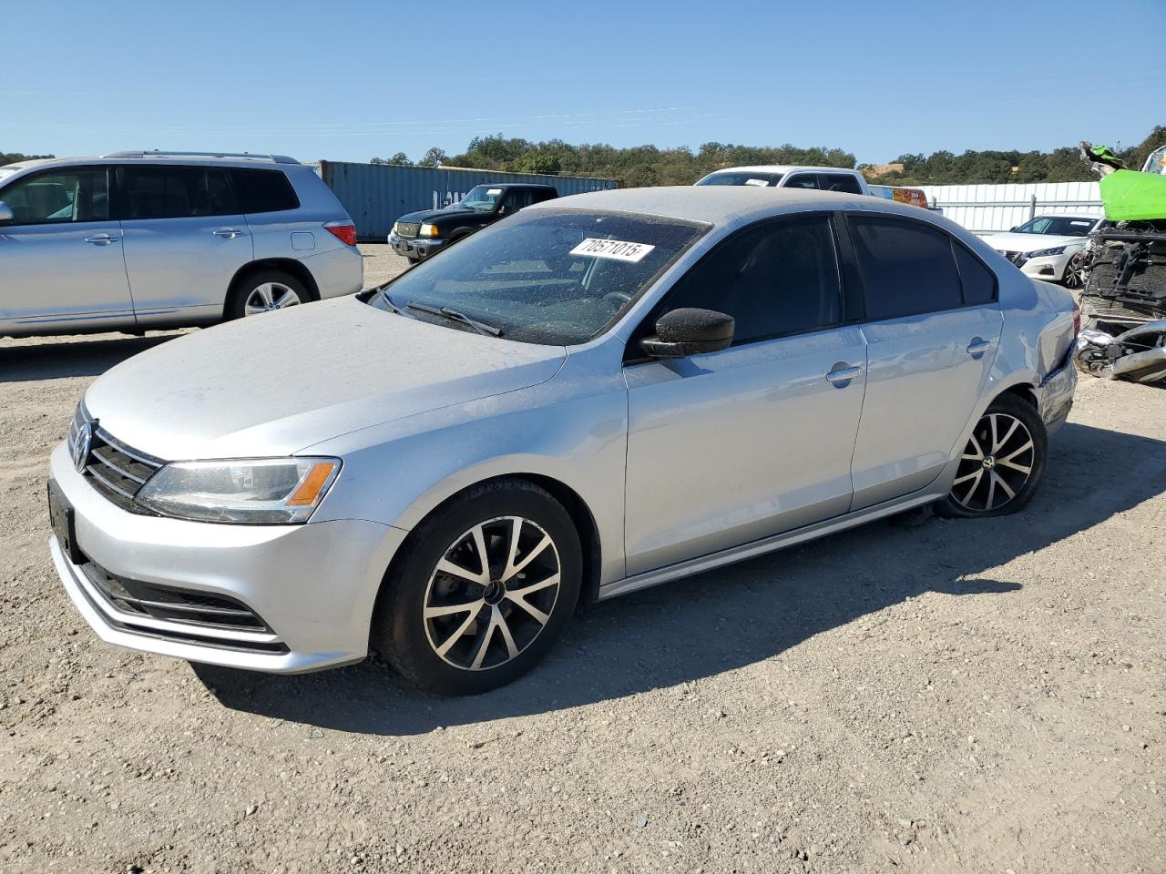 Salvage Volkswagen Jetta Image
