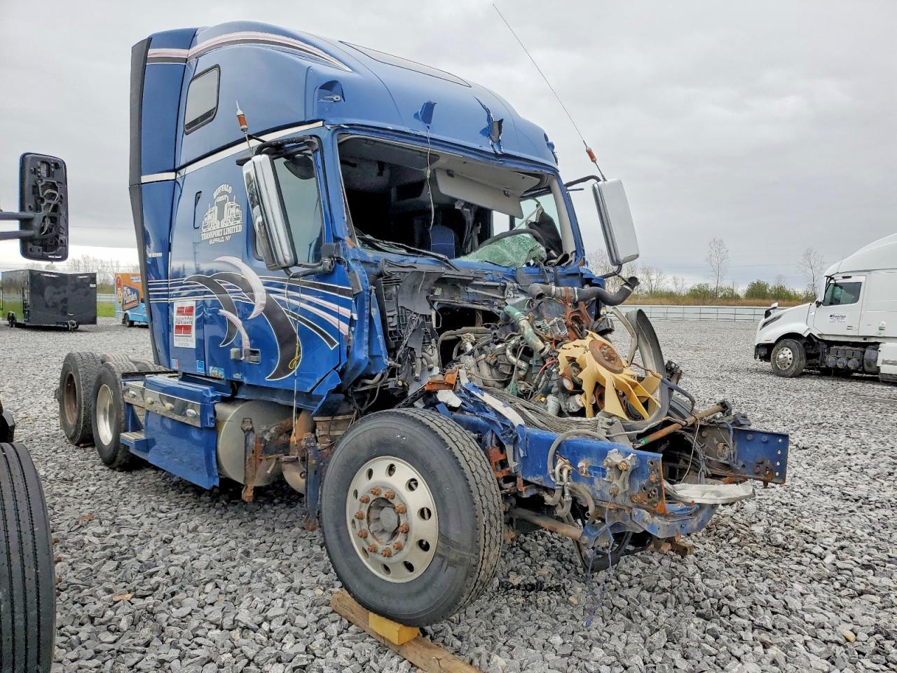 Salvage Volvo Vnl64t670 Image