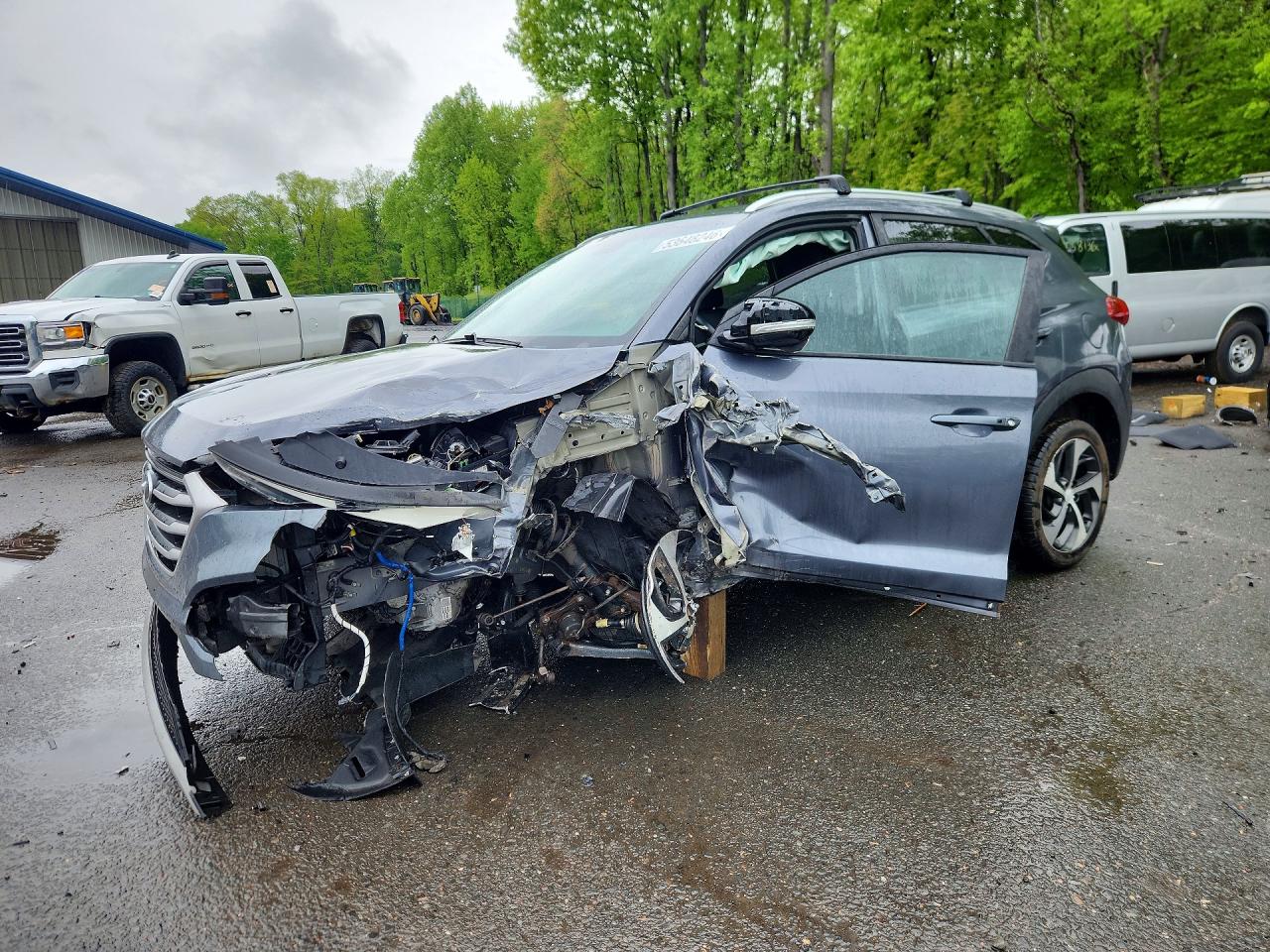 Salvage Hyundai TUCSON Image