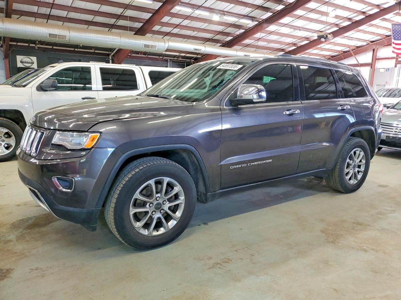 Salvage Jeep Cherokee Image