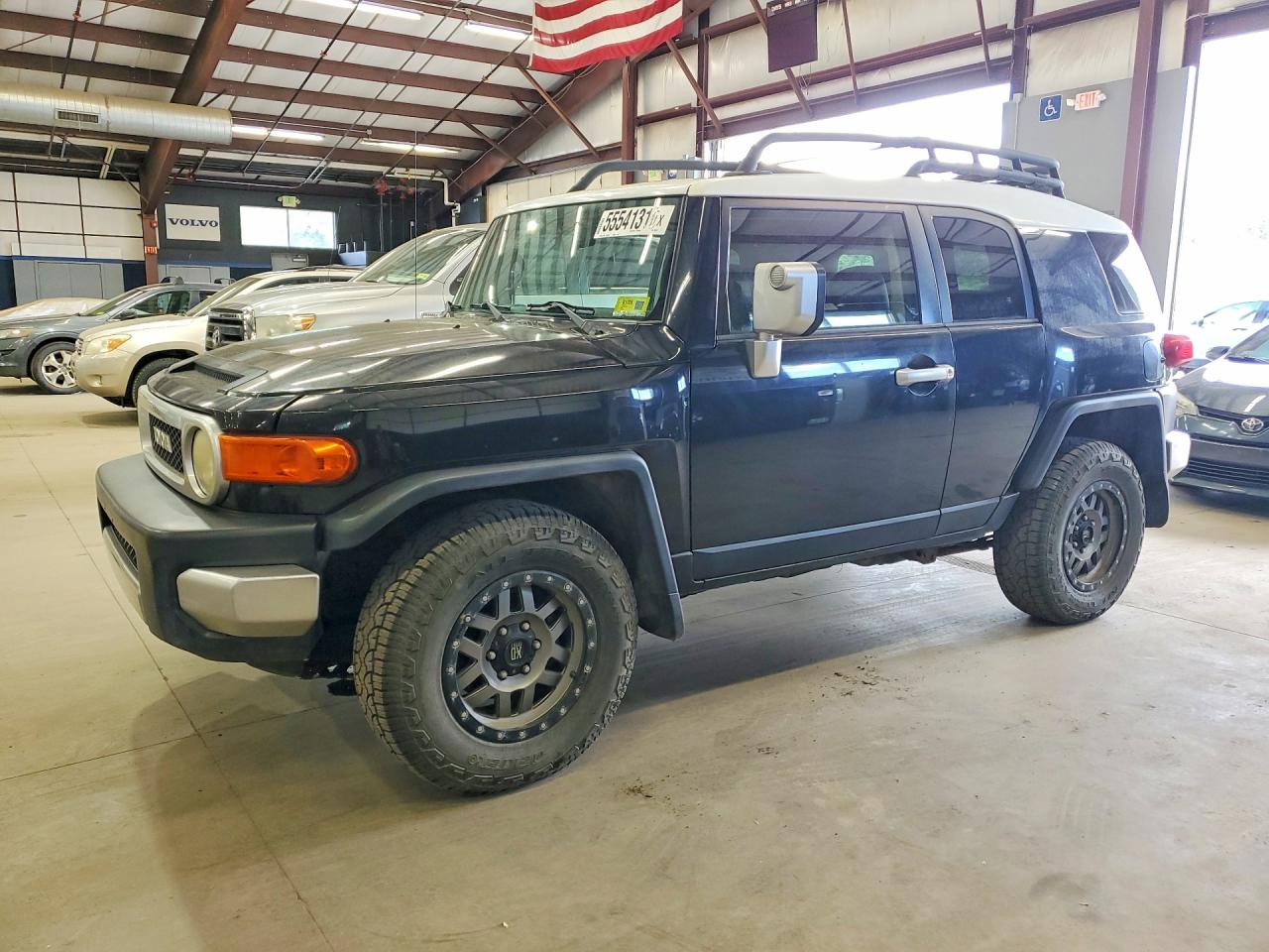 Salvage Toyota FJ Cruiser Image