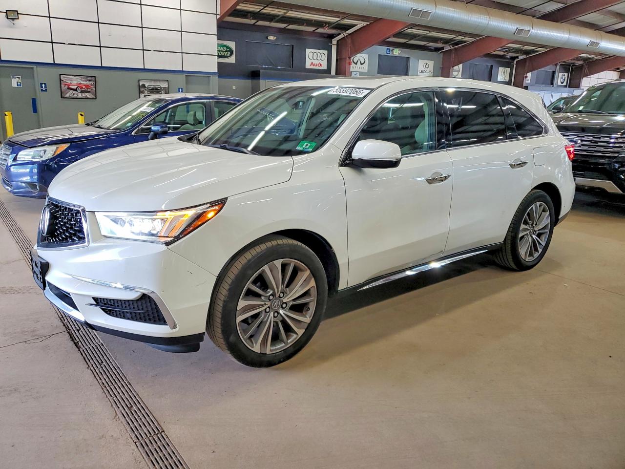 Salvage Acura MDX Image