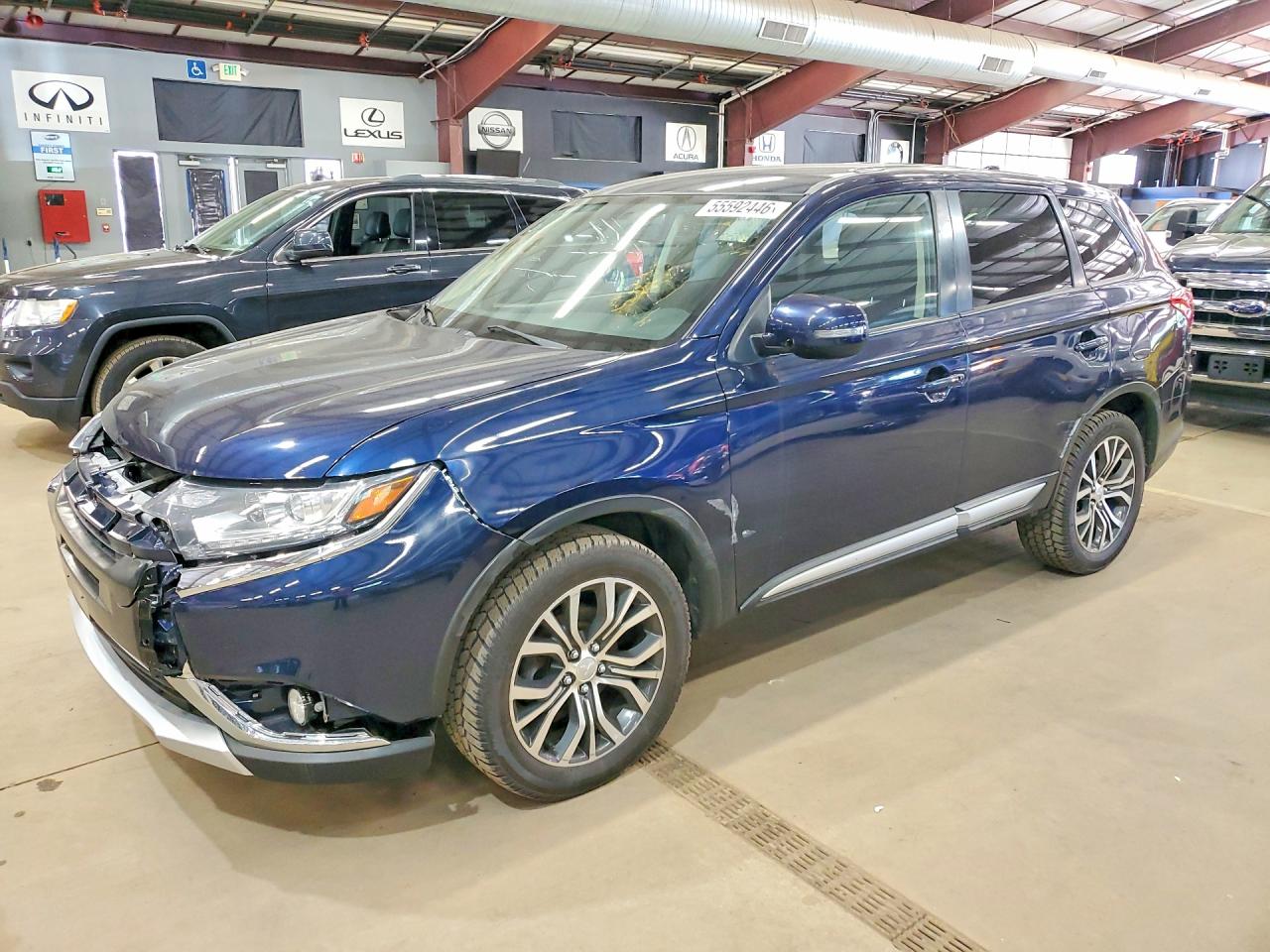 Salvage Mitsubishi Outlander Image