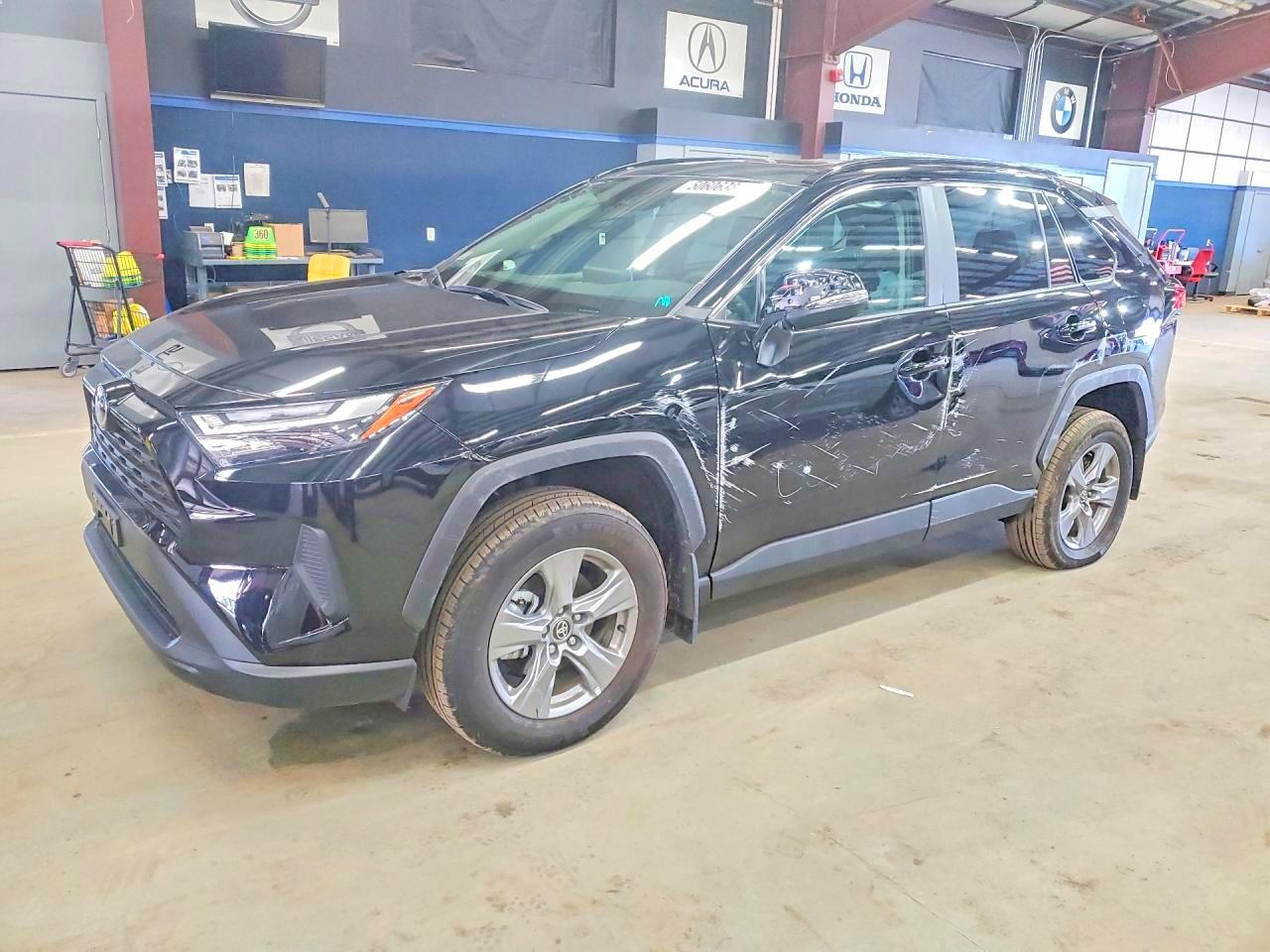 Salvage Toyota RAV4 Image