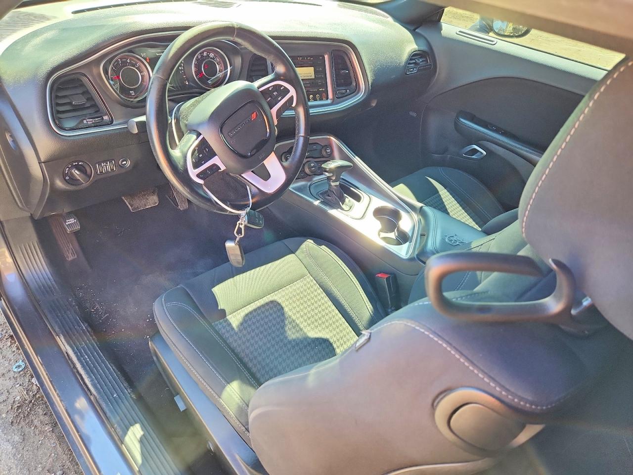 Dodge Challenger Sxt