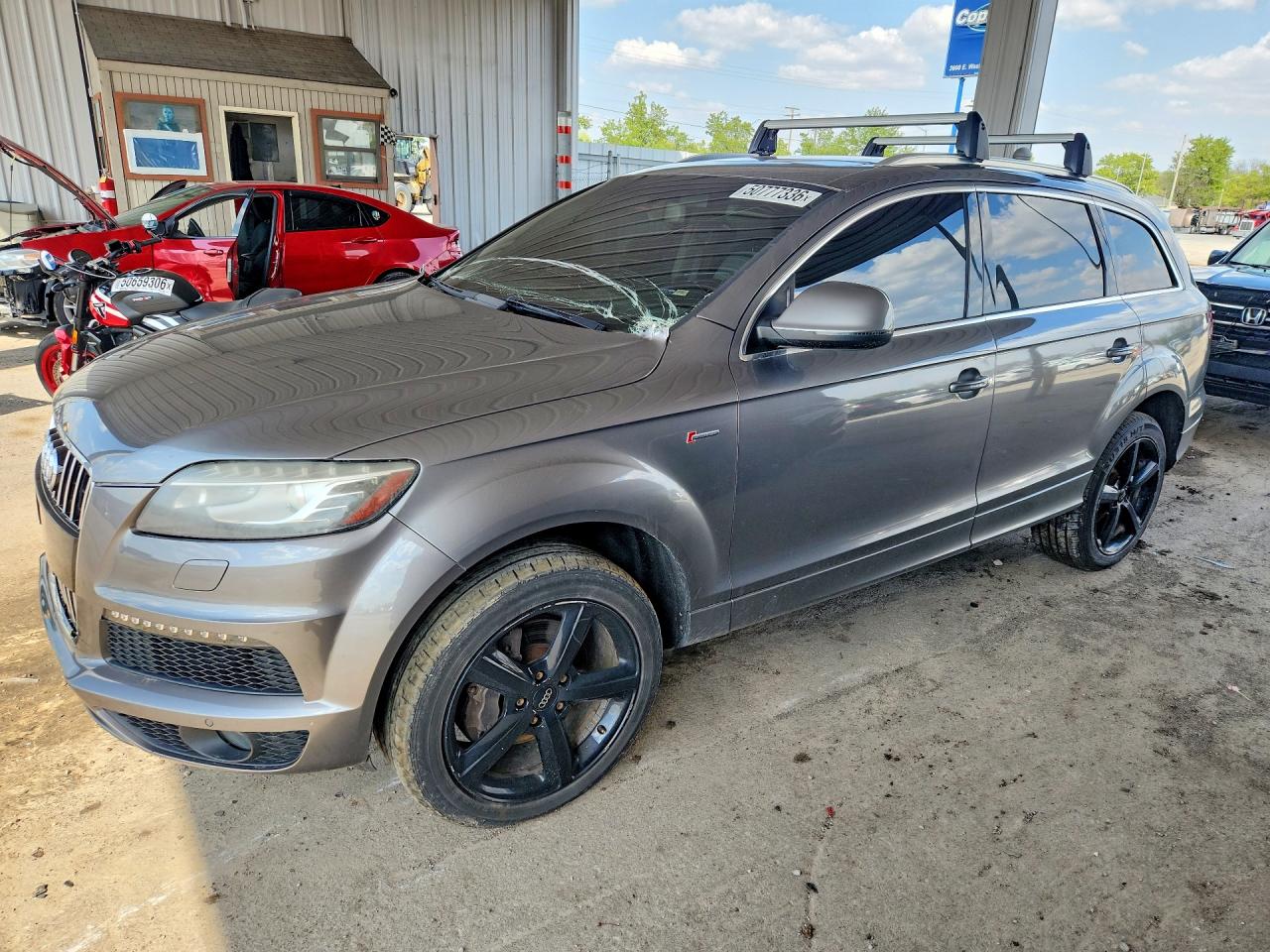 Salvage Audi Q7 Image