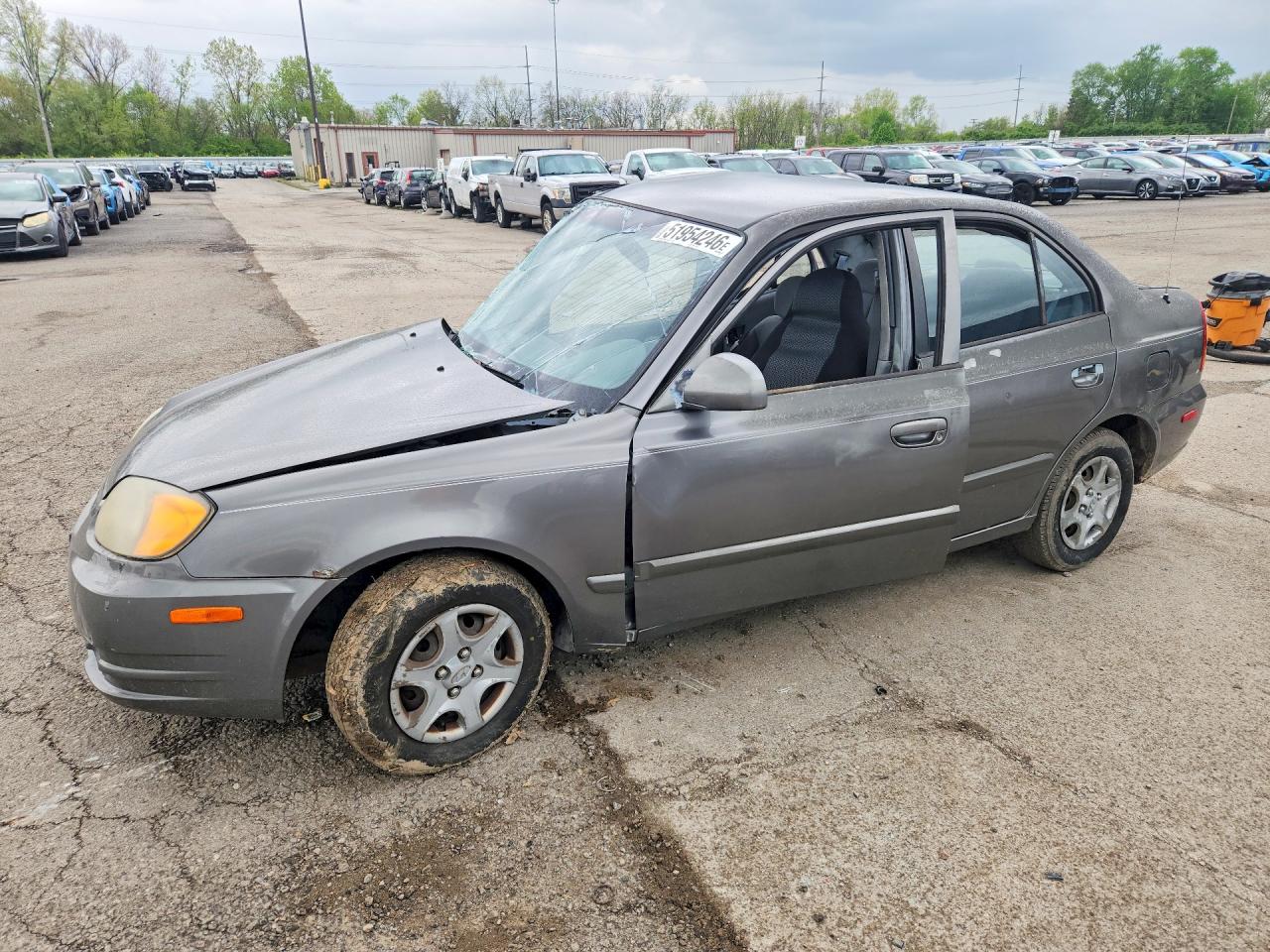 Salvage Hyundai ACCENT Image