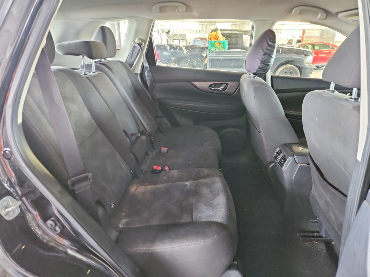 Nissan Rogue S