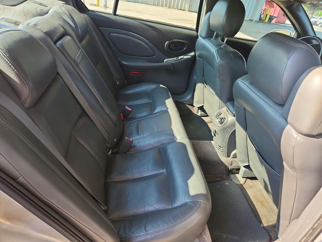 Pontiac Bonneville Se