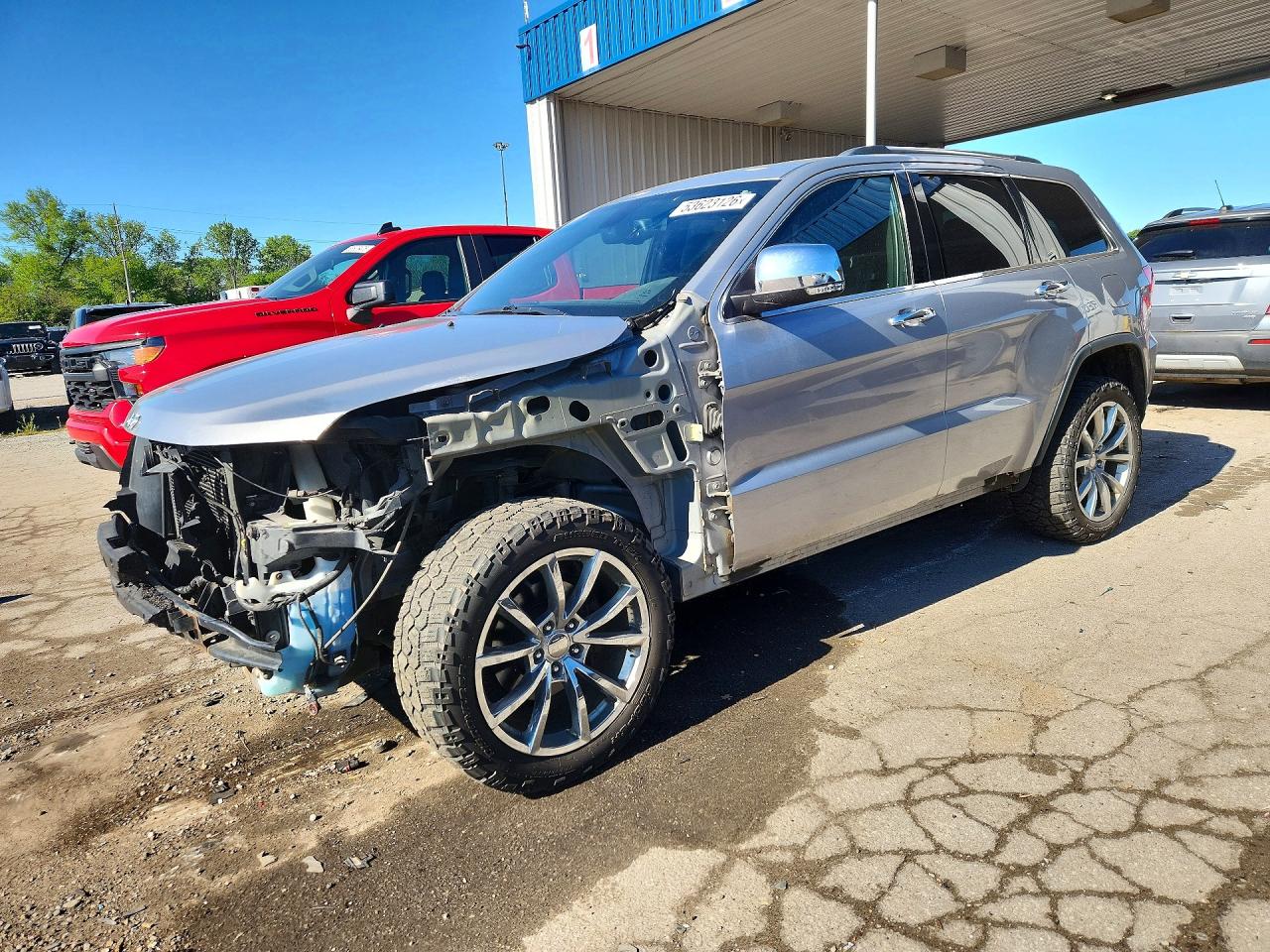 Salvage Jeep Grand Cherokee Image