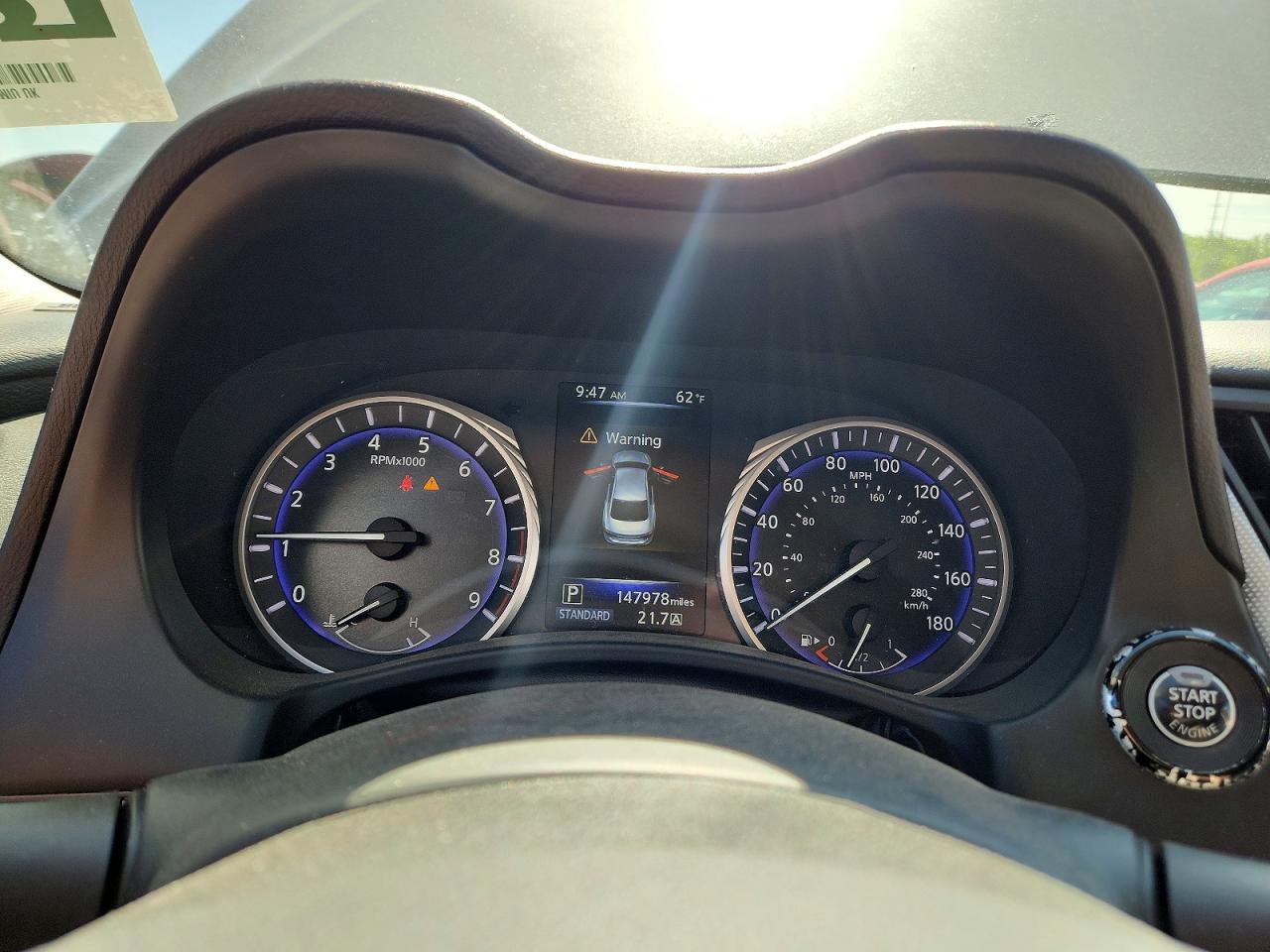 INFINITI Q50 Premium