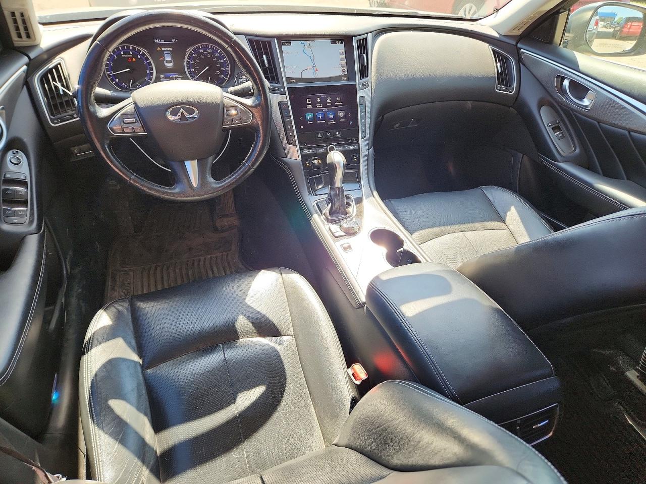 INFINITI Q50 Premium