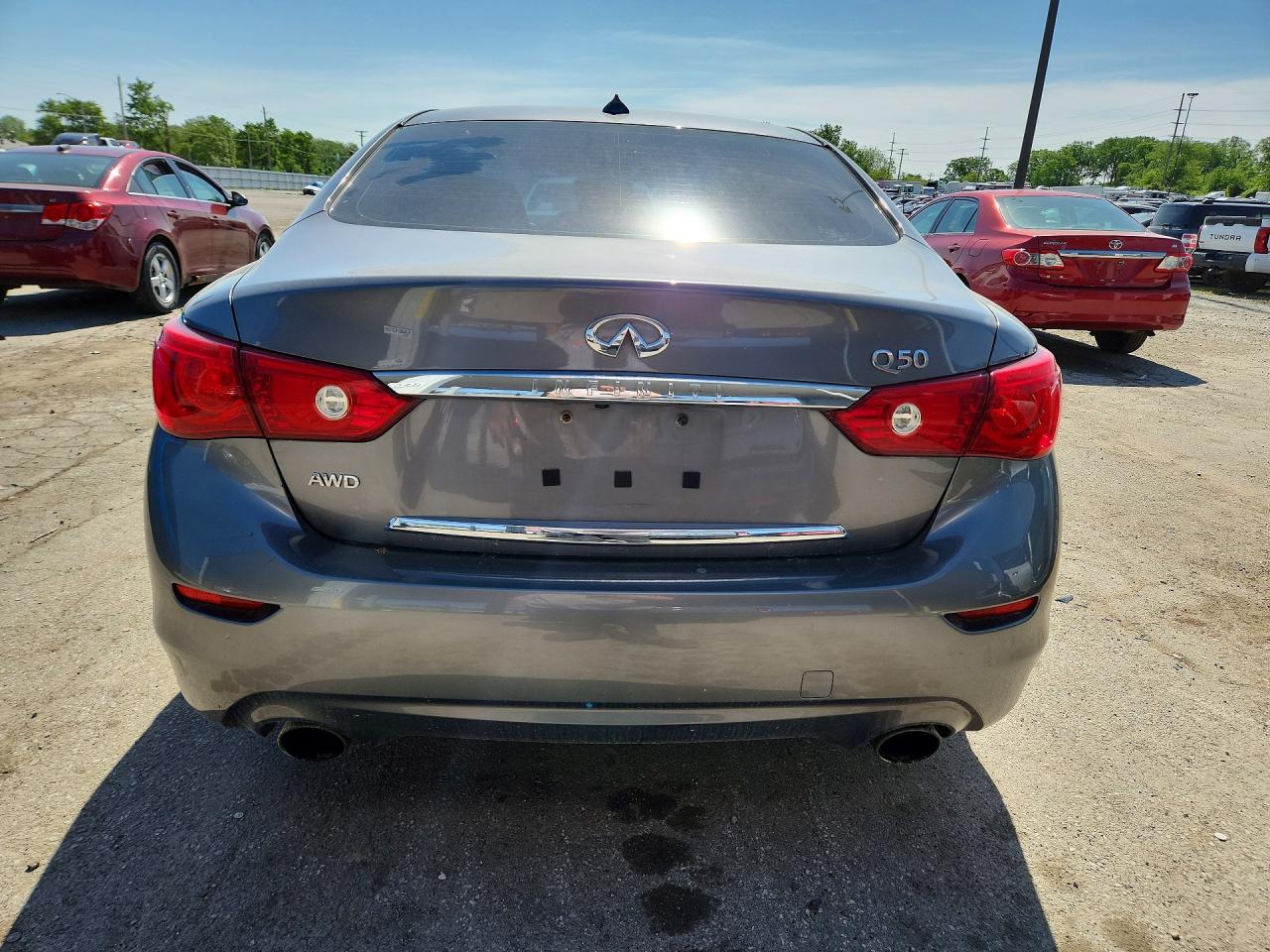 INFINITI Q50 Premium