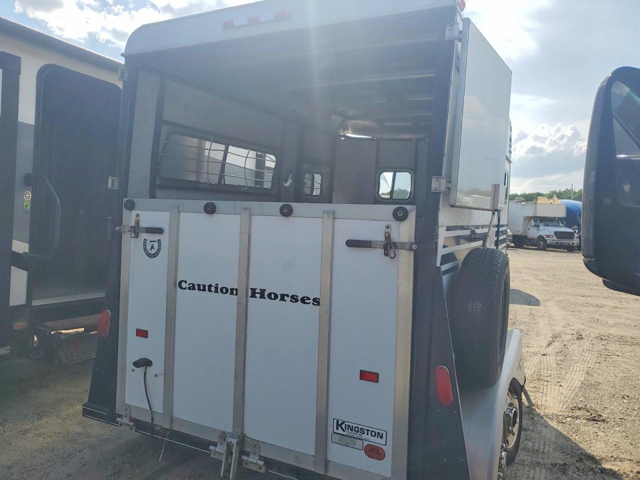 Kins Horse Trai