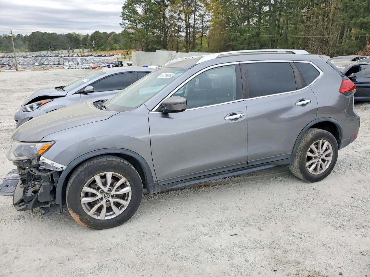 Salvage Nissan Rogue Image