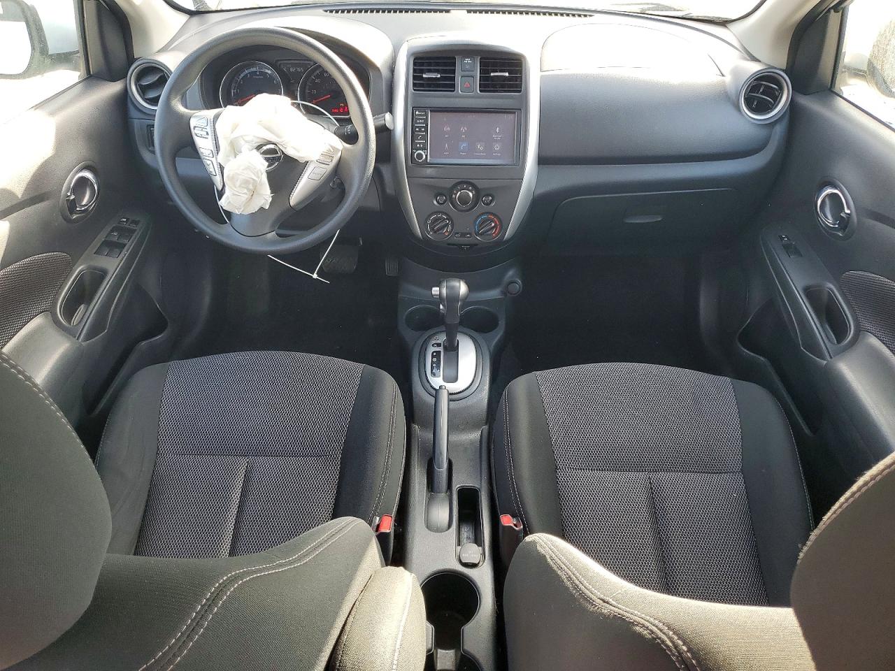 Nissan Versa Sv