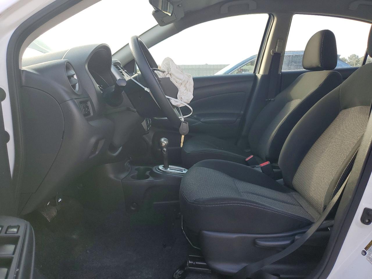 Nissan Versa Sv
