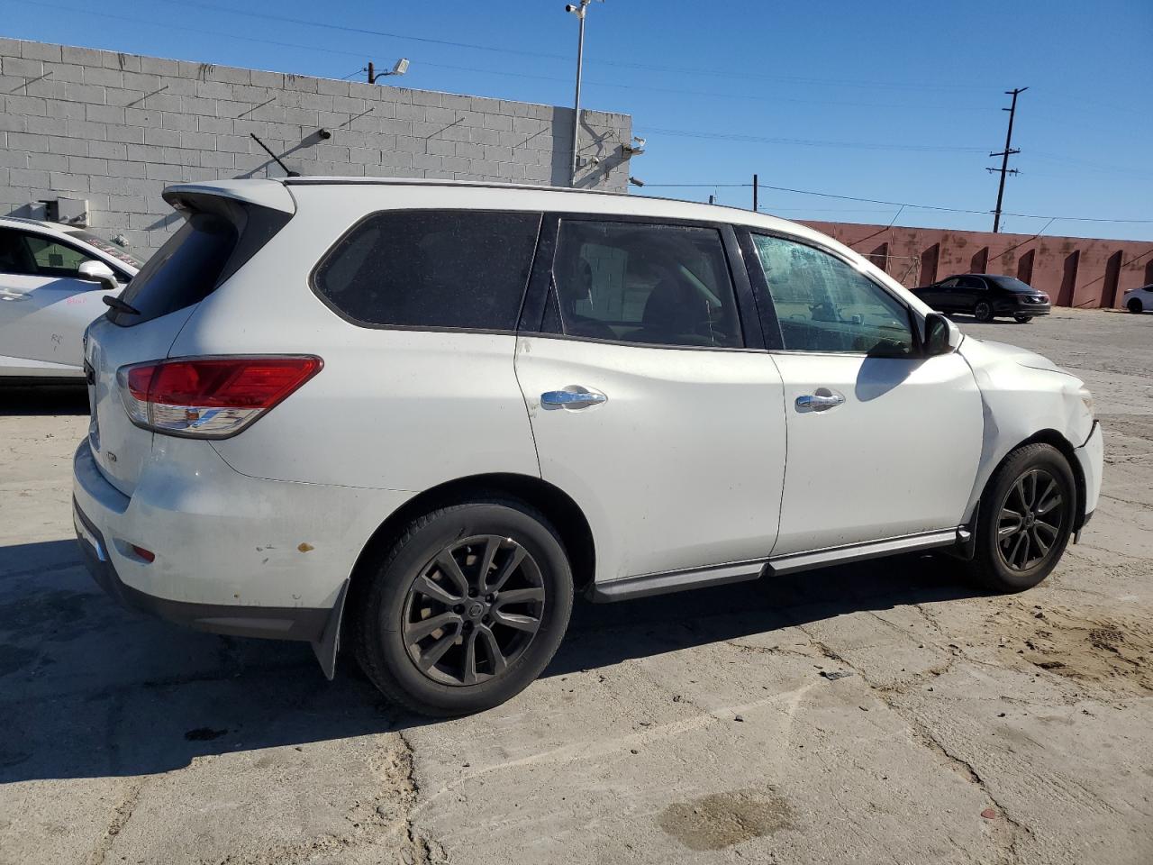 Nissan Pathfinder S