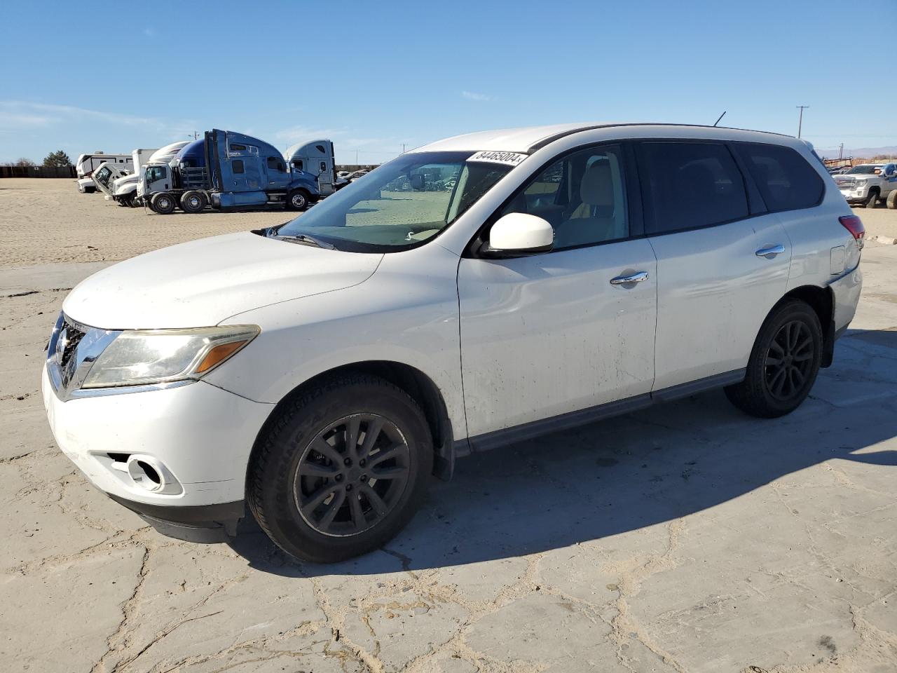 Salvage Nissan Pathfinder Image