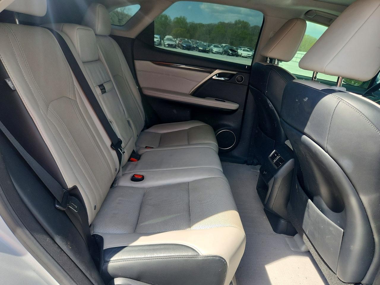 Lexus RX Base