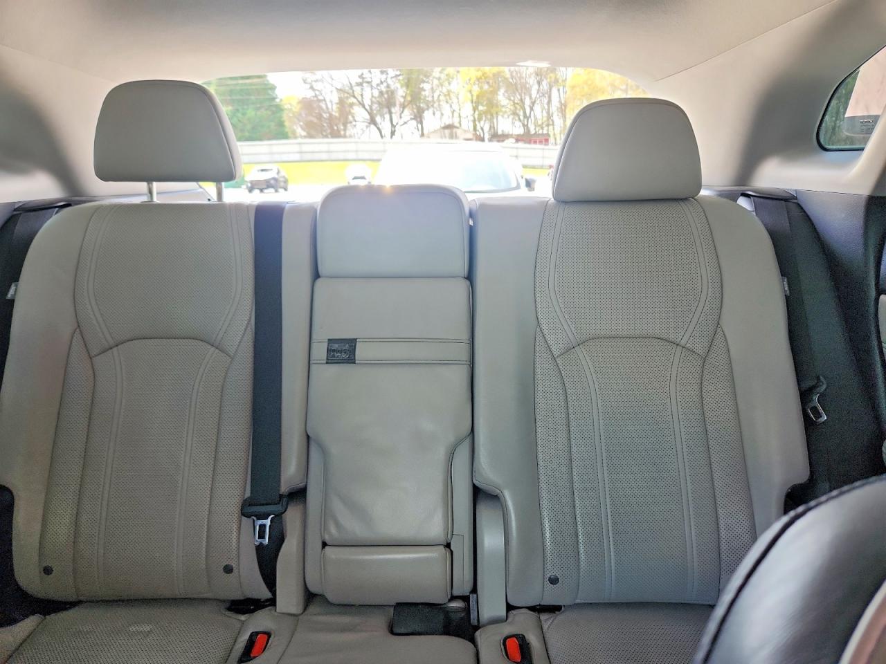 Lexus RX Base